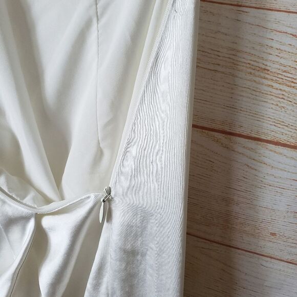 Elliatt Revolve Cassini White One Shoulder Satin Dress Wedding Special Occasion - Picture 14 of 15